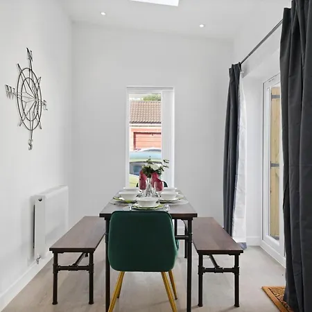 Spacious Modern Retreat - Near Temple Meads Bristol Exterior photo